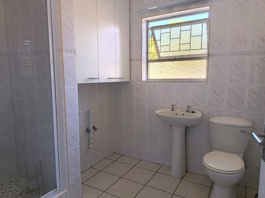 To Let 3 Bedroom Property for Rent in Jeffreys Bay Central Eastern Cape